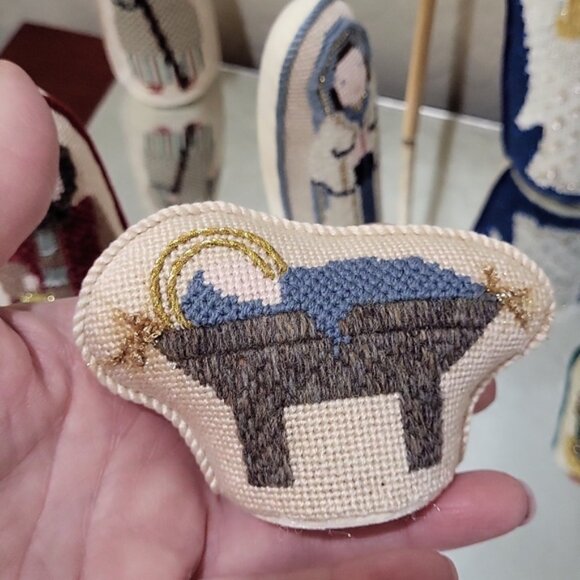 Rare Vintage Petei Knitted Nativity Individual Hand Painted Canvas 12 Piece - Picture 14 of 14